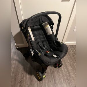 Doona stroller and base